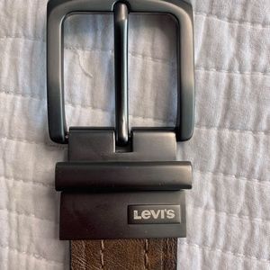LEVIS Men's XXL Brown Leather Belt Sturdy Heavy Thick 40 to 45  Listed as 44